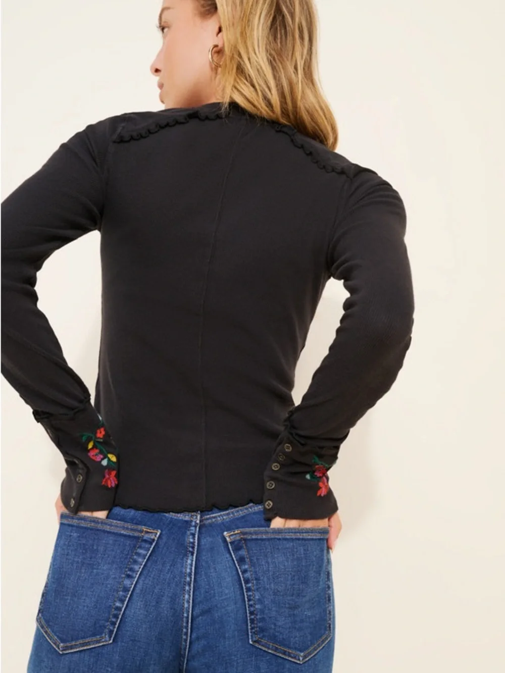 Nwot fleur embroidered cuff top no size tag
